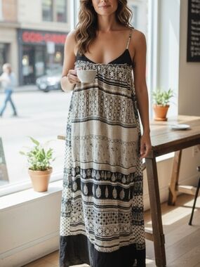 American Eagle Outfitters Black and Cream Printed Maxi Dress